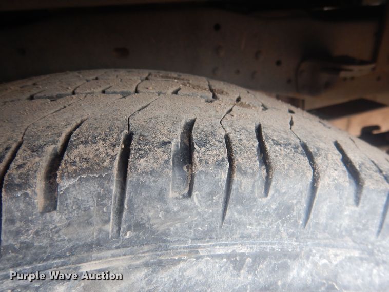 image for item HU9466 2015 Ford  F350 Super Duty  flatbed pickup truck