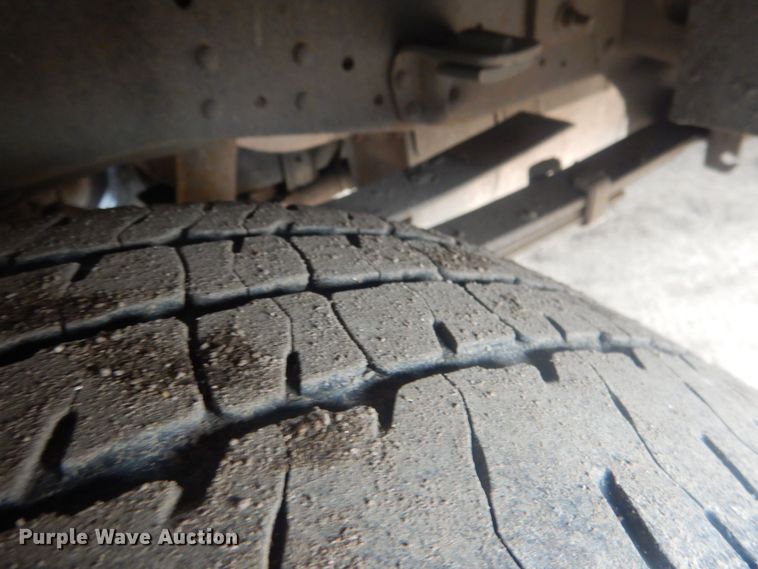 image for item HU9466 2015 Ford  F350 Super Duty  flatbed pickup truck