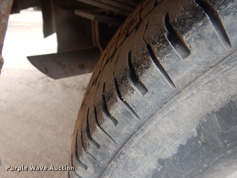 image for item HU9466 2015 Ford  F350 Super Duty  flatbed pickup truck