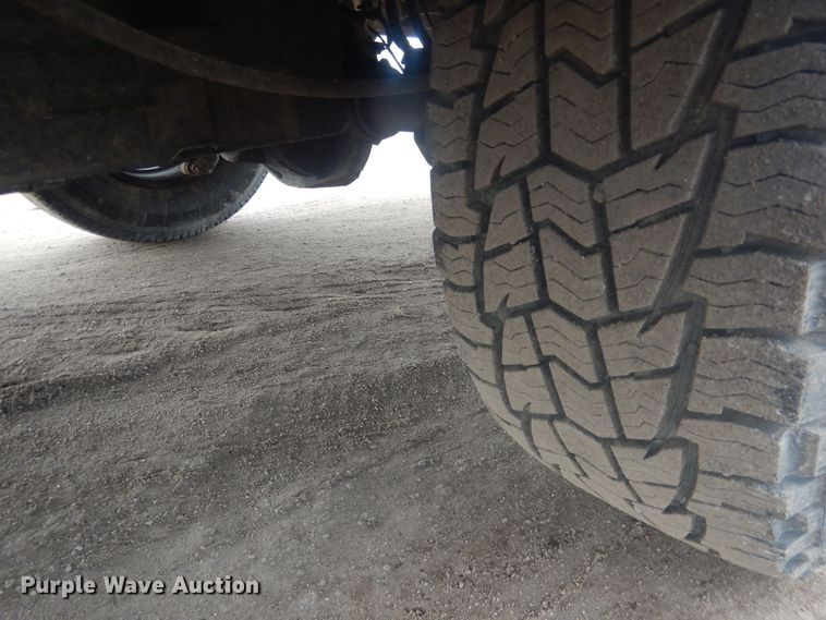 image for item HU9466 2015 Ford  F350 Super Duty  flatbed pickup truck