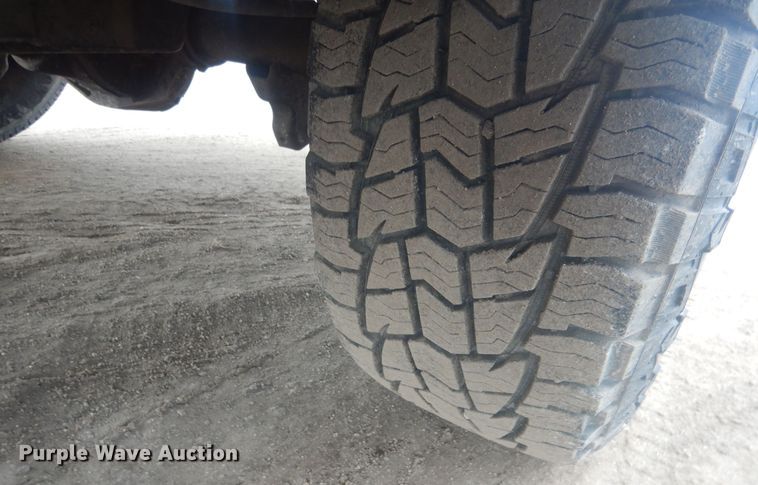 image for item HU9466 2015 Ford  F350 Super Duty  flatbed pickup truck