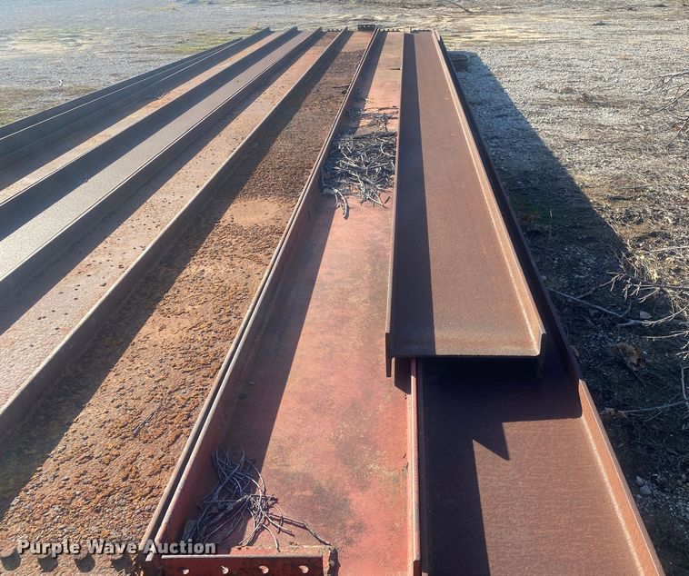 image for item IG9883 Steel I-beams