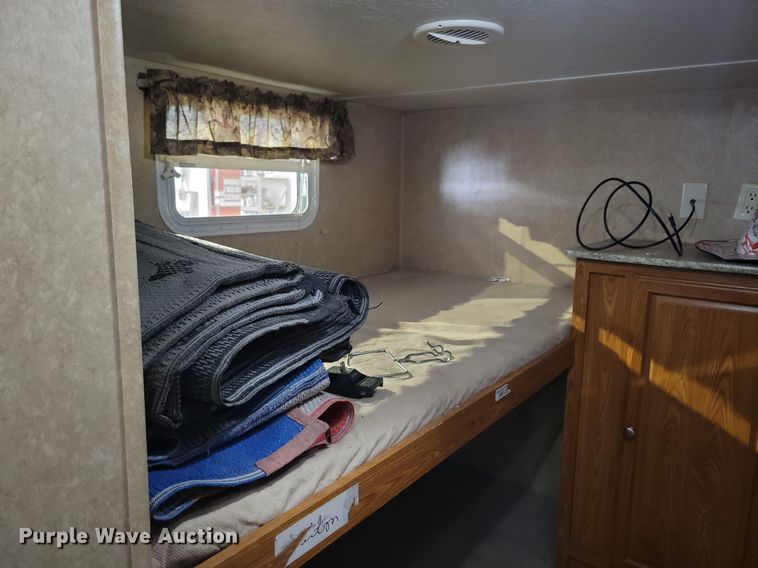 image for item IO9401 2010 Dutchmen Sport  camper