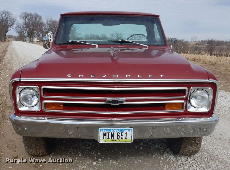 image for item IO9408 1968 Chevrolet K10  pickup truck