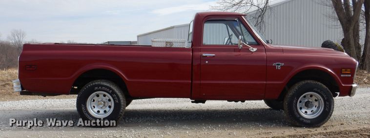 image for item IO9408 1968 Chevrolet K10  pickup truck