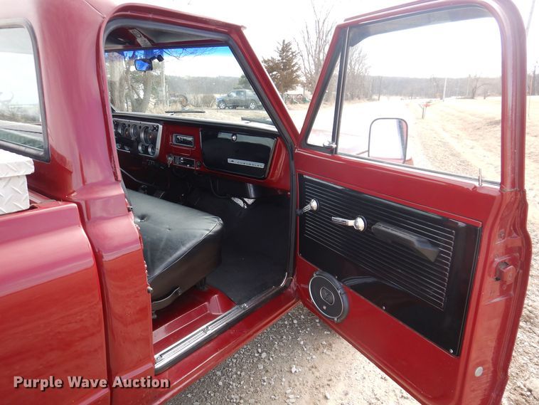 image for item IO9408 1968 Chevrolet K10  pickup truck