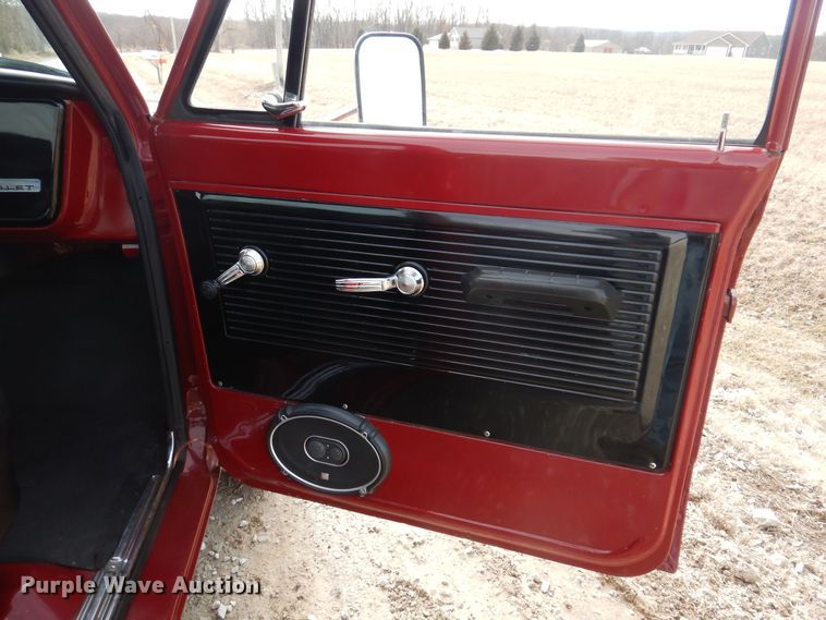 image for item IO9408 1968 Chevrolet K10  pickup truck