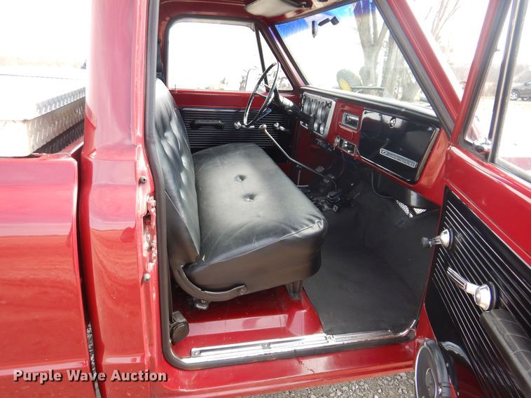 image for item IO9408 1968 Chevrolet K10  pickup truck