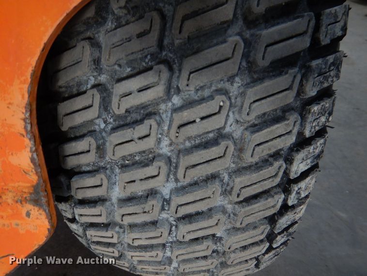 image for item IO9428 2018 Scag V-Ride II  ZTR lawn mower