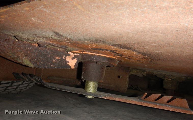 image for item IO9429 2018 Scag V-Ride II  ZTR lawn mower