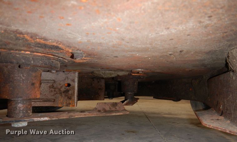 image for item IO9430 2018 Scag V-Ride II  ZTR lawn mower