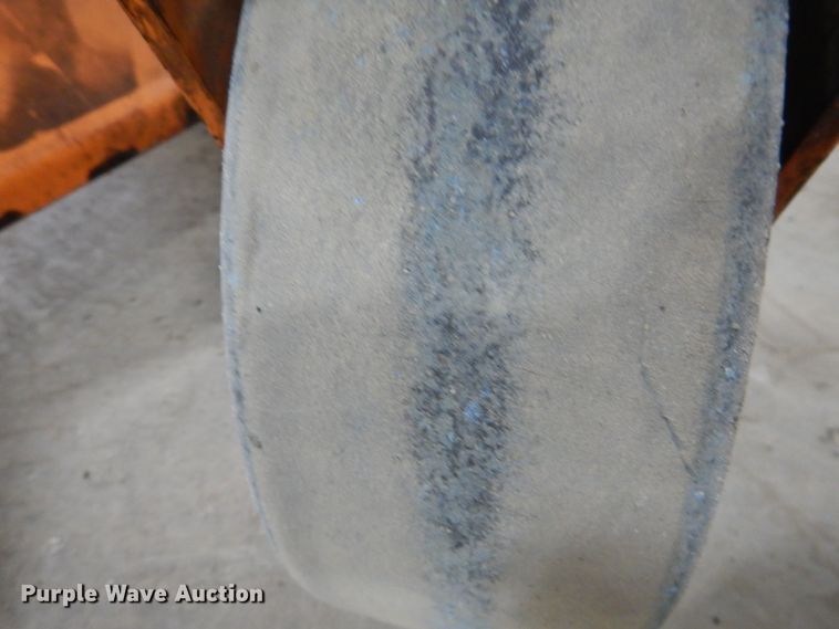 image for item IO9431 2018 Scag V-Ride II  ZTR lawn mower