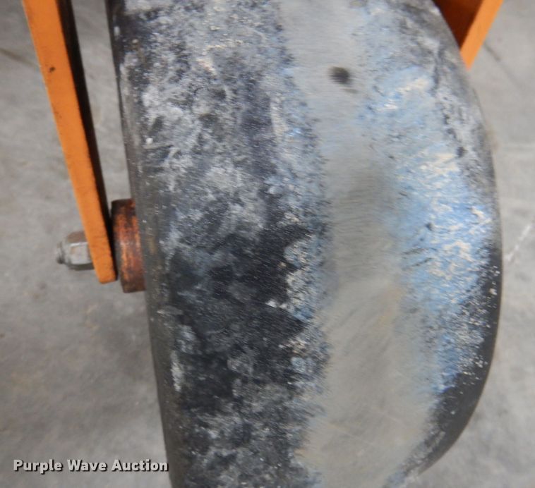 image for item IO9431 2018 Scag V-Ride II  ZTR lawn mower