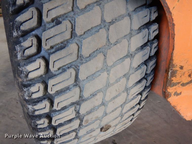 image for item IO9431 2018 Scag V-Ride II  ZTR lawn mower