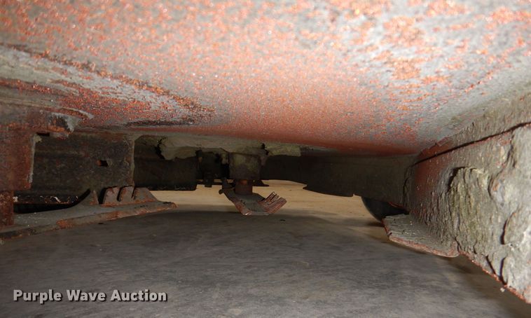 image for item IO9432 2018 Scag V-Ride II  ZTR lawn mower