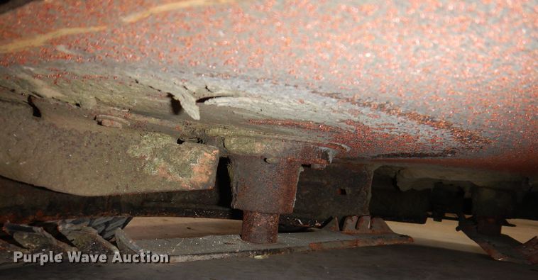 image for item IO9432 2018 Scag V-Ride II  ZTR lawn mower