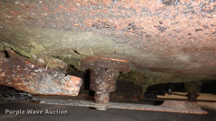 image for item IO9433 2018 Scag V-Ride II  ZTR lawn mower