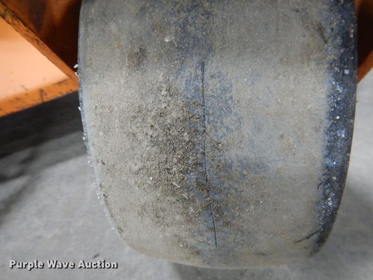 image for item IO9433 2018 Scag V-Ride II  ZTR lawn mower