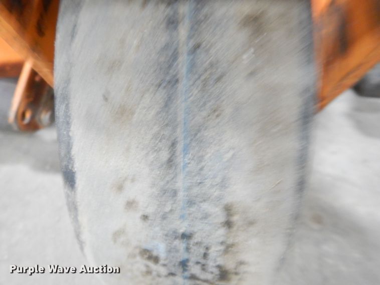 image for item IO9434 2018 Scag V-Ride II  ZTR lawn mower