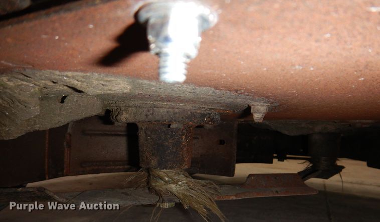 image for item IO9435 2018 Scag V-Ride II  ZTR lawn mower