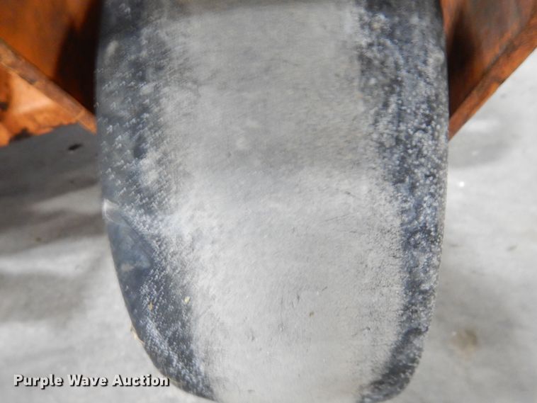 image for item IO9435 2018 Scag V-Ride II  ZTR lawn mower