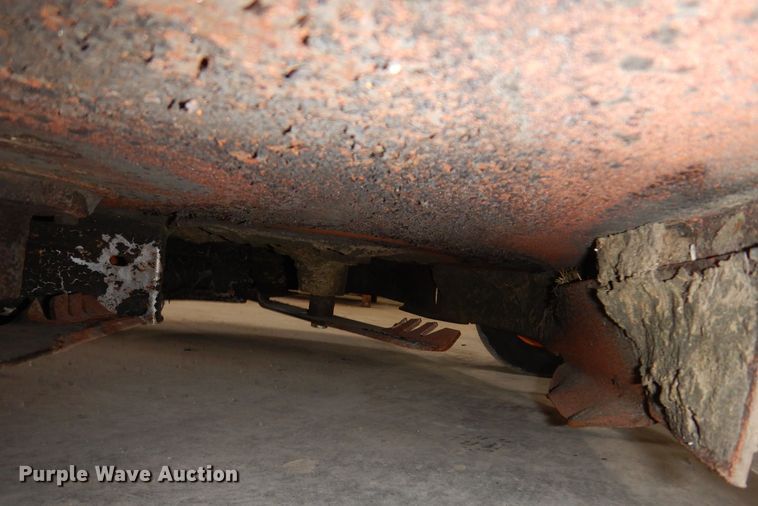 image for item IO9436 2018 Scag V-Ride II  ZTR lawn mower