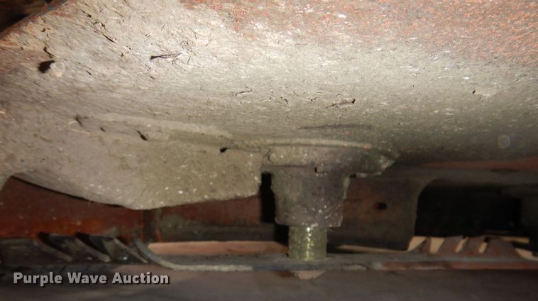 image for item IO9437 2018 Scag V-Ride II  ZTR lawn mower