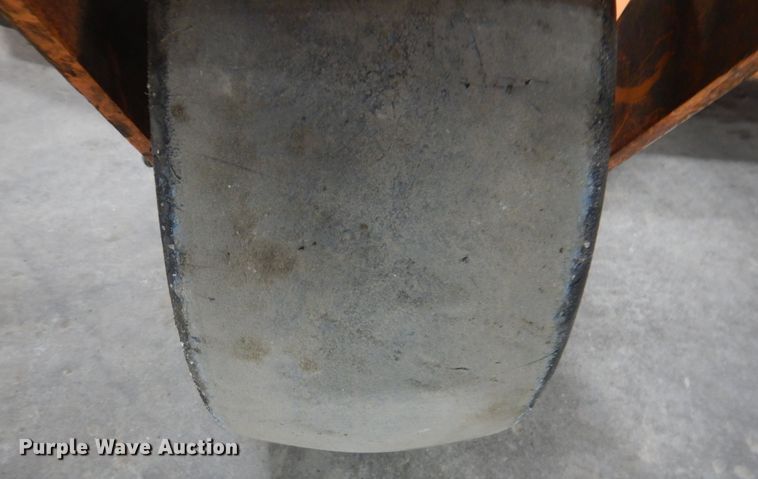 image for item IO9437 2018 Scag V-Ride II  ZTR lawn mower