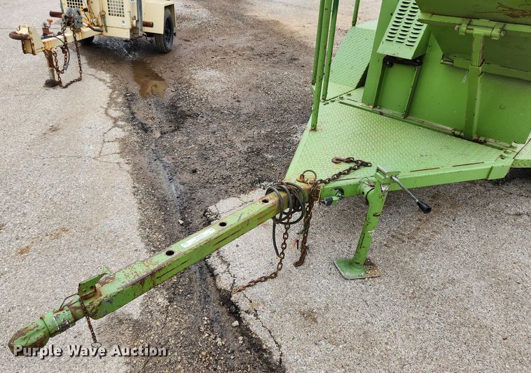 image for item JB9536 Straw blower