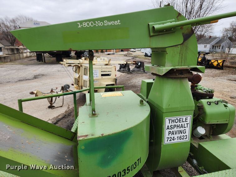 image for item JB9536 Straw blower