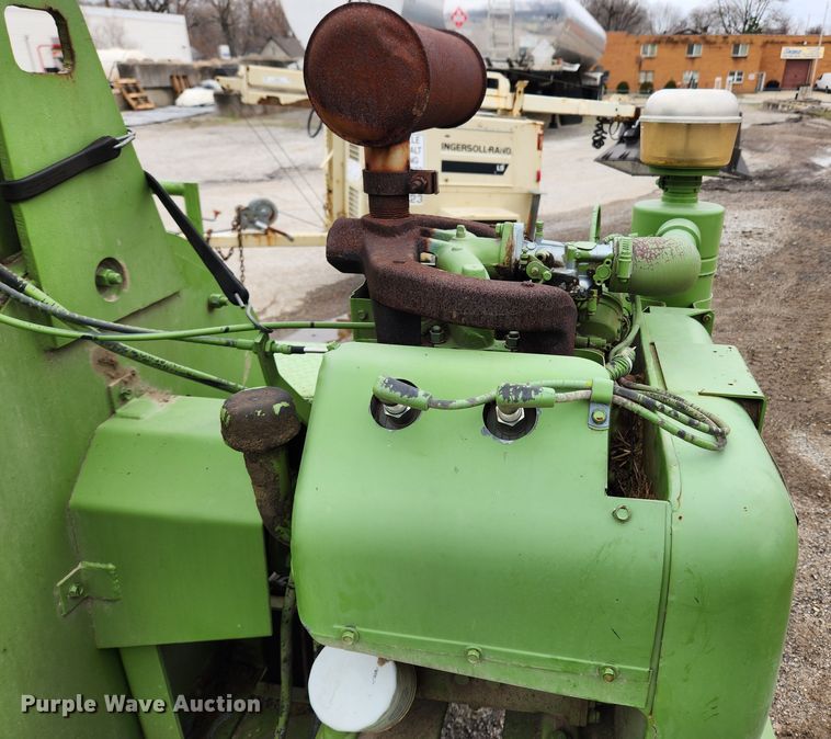 image for item JB9536 Straw blower