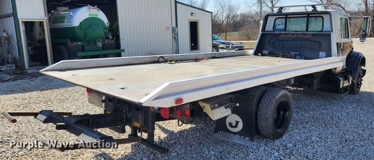 image for item JB9551 1996 International 4700  rollback truck