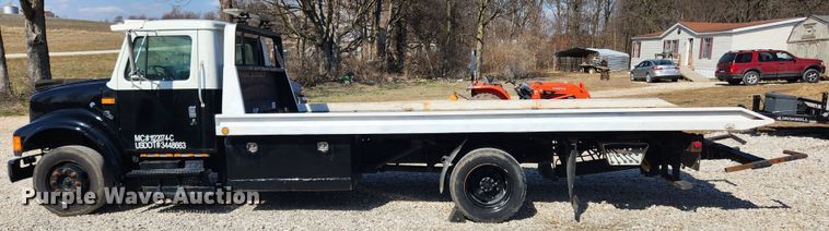 image for item JB9551 1996 International 4700  rollback truck