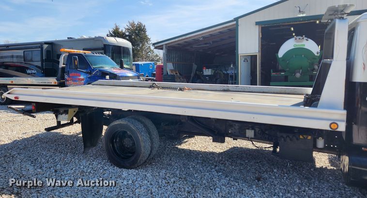 image for item JB9551 1996 International 4700  rollback truck