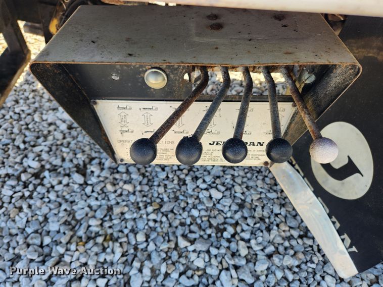 image for item JB9551 1996 International 4700  rollback truck