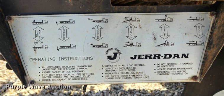 image for item JB9551 1996 International 4700  rollback truck