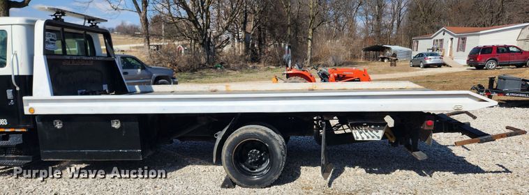 image for item JB9551 1996 International 4700  rollback truck