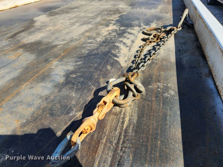 image for item JB9551 1996 International 4700  rollback truck