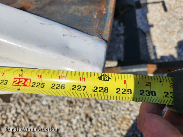 image for item JB9551 1996 International 4700  rollback truck