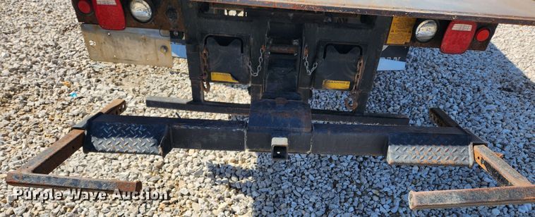 image for item JB9551 1996 International 4700  rollback truck