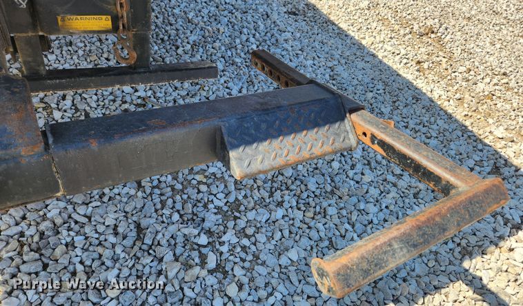 image for item JB9551 1996 International 4700  rollback truck