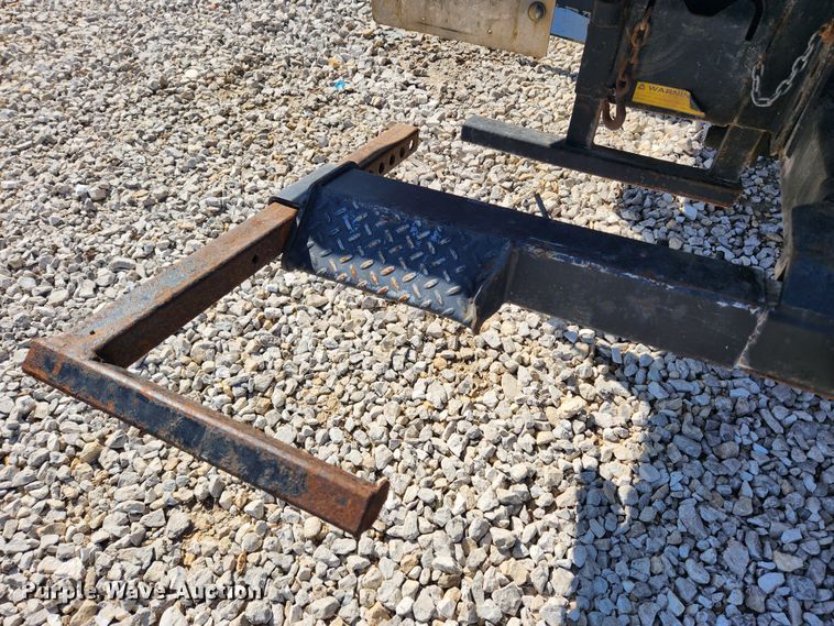 image for item JB9551 1996 International 4700  rollback truck