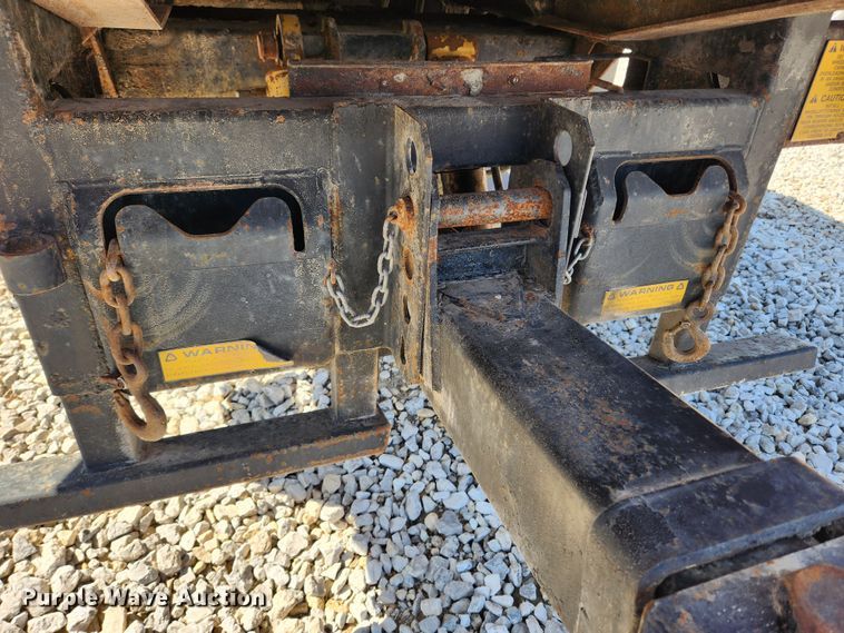 image for item JB9551 1996 International 4700  rollback truck