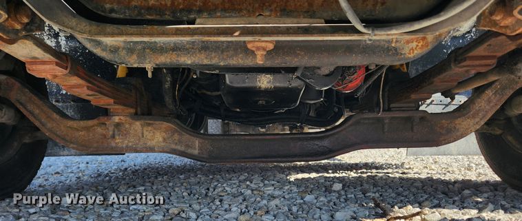 image for item JB9551 1996 International 4700  rollback truck