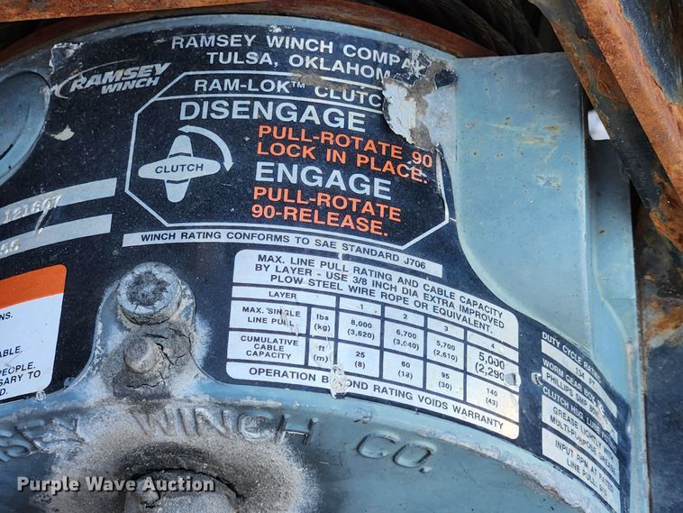 image for item JB9551 1996 International 4700  rollback truck