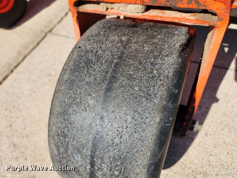 image for item JB9559 Kubota Z725  ZTR lawn mower