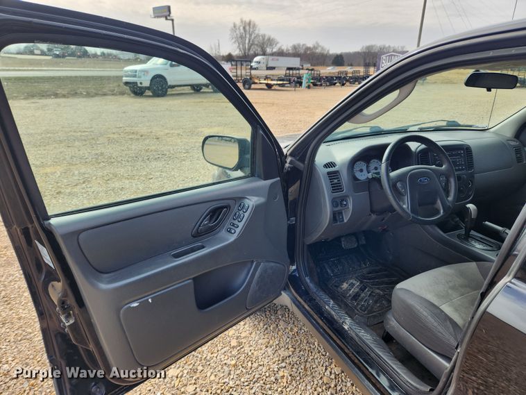 image for item JB9568 2006 Ford Escape  SUV