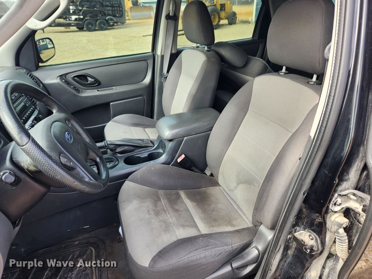 image for item JB9568 2006 Ford Escape  SUV