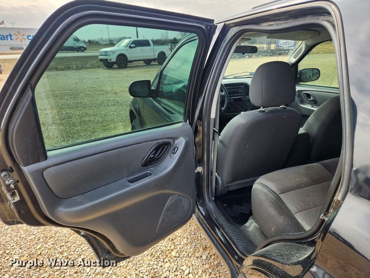 image for item JB9568 2006 Ford Escape  SUV