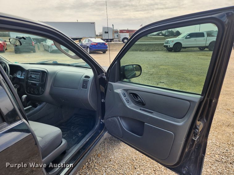 image for item JB9568 2006 Ford Escape  SUV